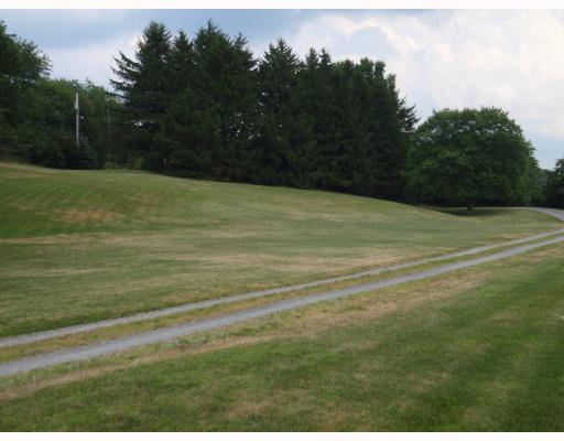 834 Field Club Road Pittsburgh, PA 15238 - Photo 5 of 8 Exterior Front. Entrance road to the home