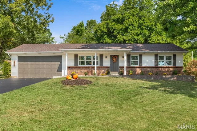 $293,500 | 1205 Caroline Drive, Washington, MO 63090