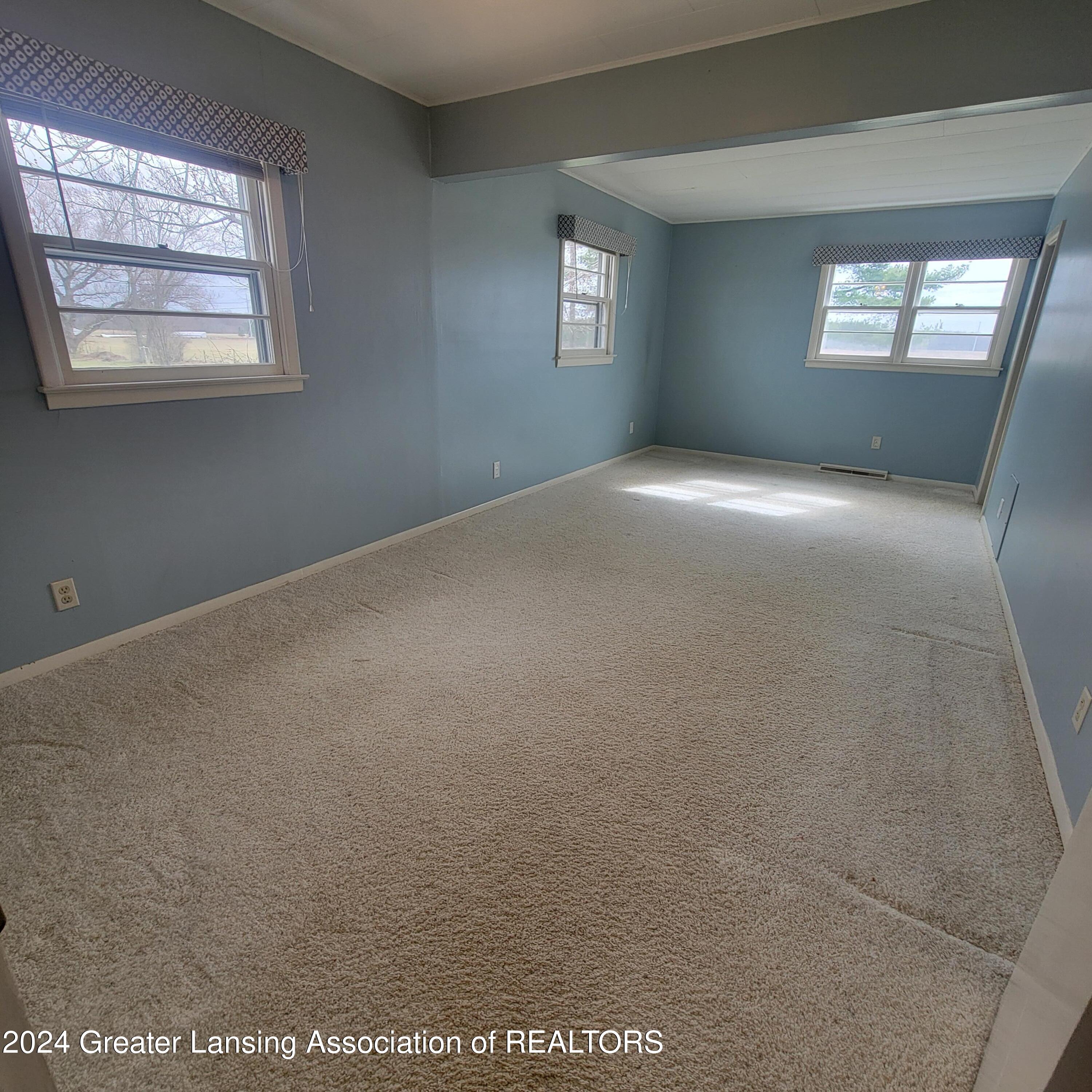 1335 West Kalamo Highway, Unit R2 Charlotte, MI 48813 - Photo 6 of 13 20240307_141725