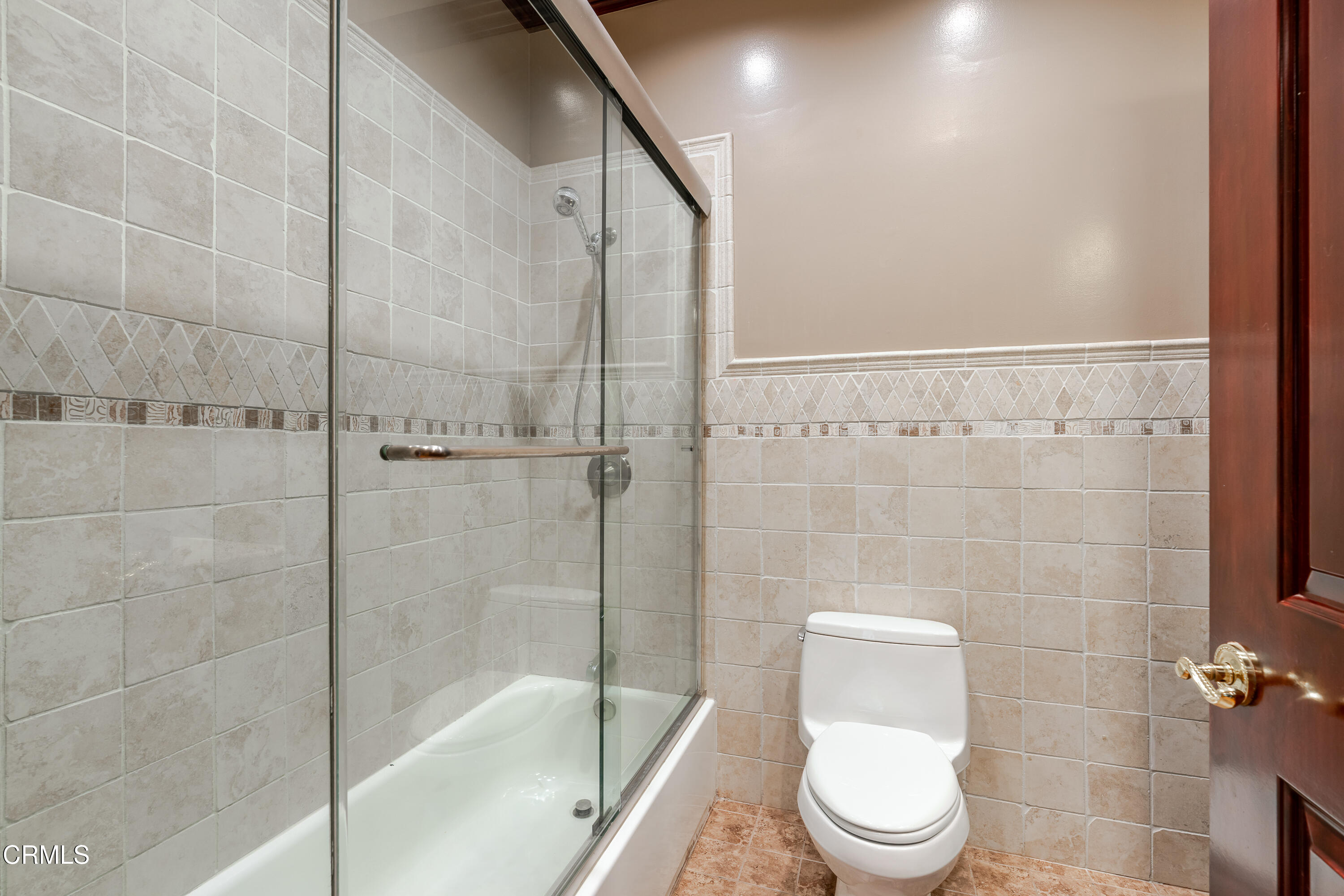 825 Chehalem Road La Canada Flintridge, CA 91011 - Photo 26 of 34 a bathroom with a toilet and shower