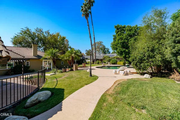 a view of an outdoor space