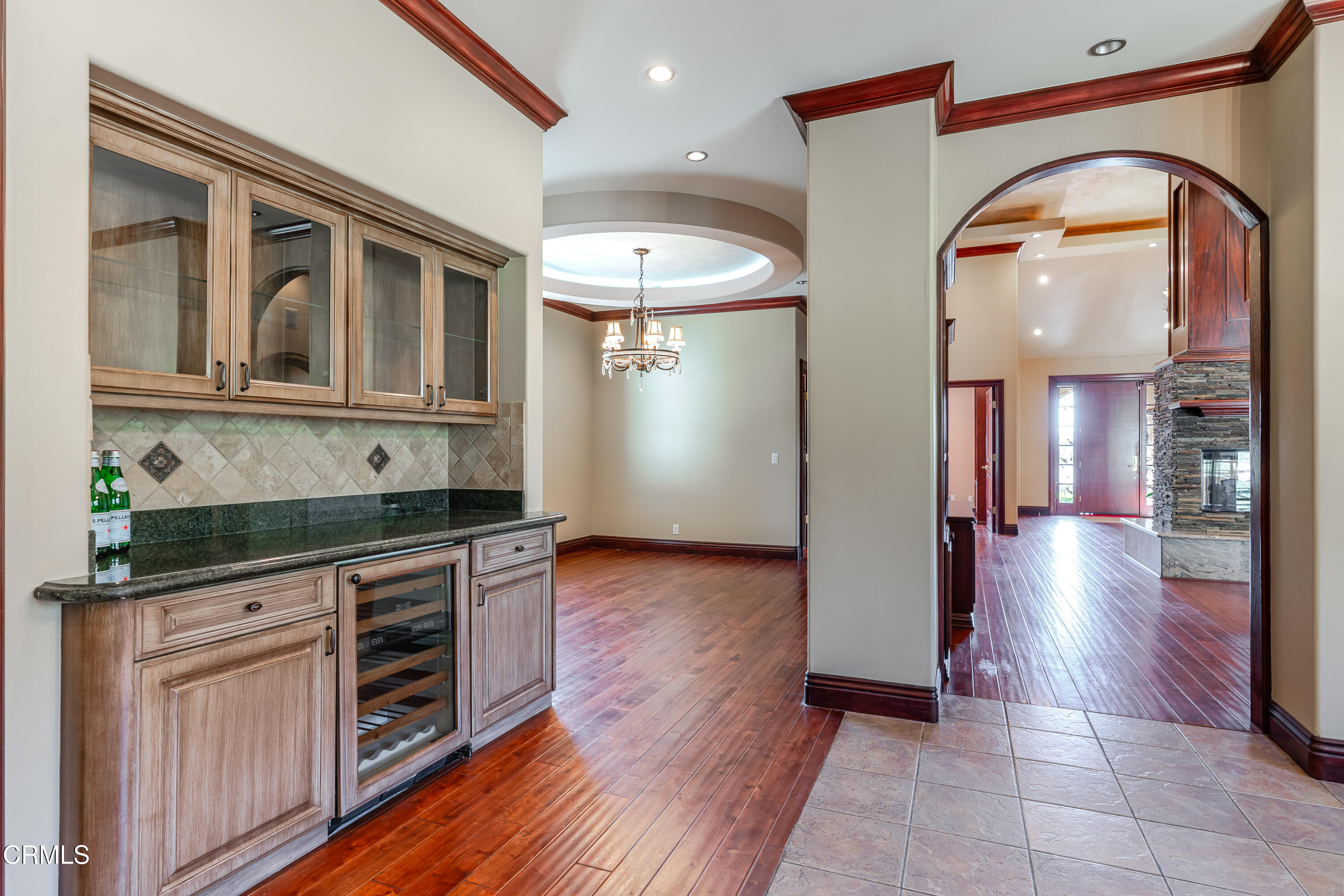 825 Chehalem Road La Canada Flintridge, CA 91011 - Photo 10 of 34 a view of a kitchen with a sink and cabinets