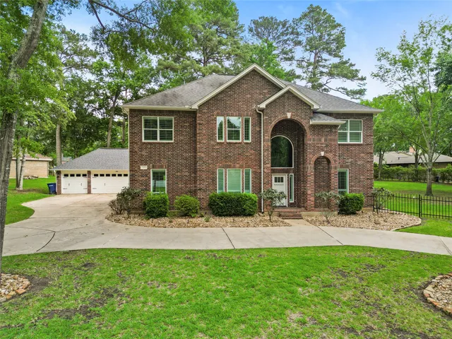 $500,000 | 300 Broadmoor Drive, Huntsville, TX 77340