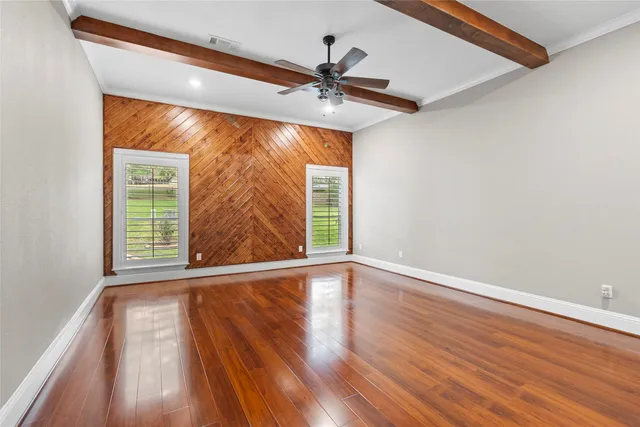 $500,000 | 300 Broadmoor Drive, Huntsville, TX 77340