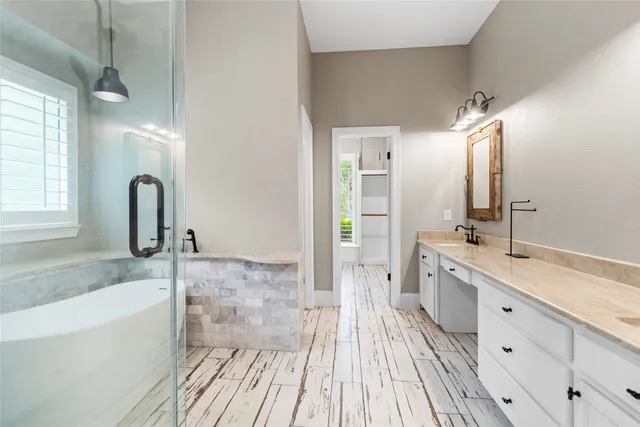 $500,000 | 300 Broadmoor Drive, Huntsville, TX 77340