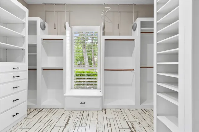 $500,000 | 300 Broadmoor Drive, Huntsville, TX 77340