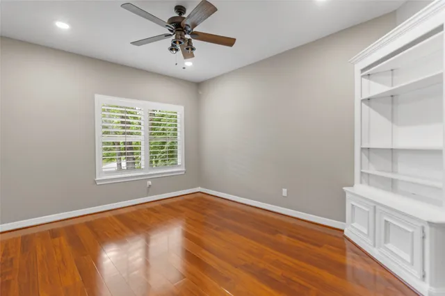 $500,000 | 300 Broadmoor Drive, Huntsville, TX 77340