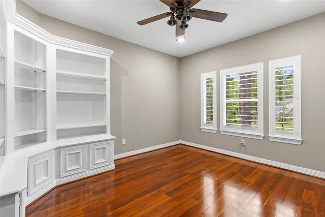 $500,000 | 300 Broadmoor Drive, Huntsville, TX 77340