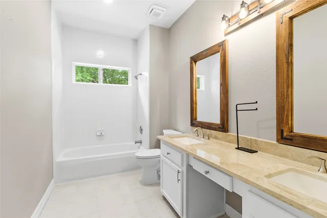 $500,000 | 300 Broadmoor Drive, Huntsville, TX 77340