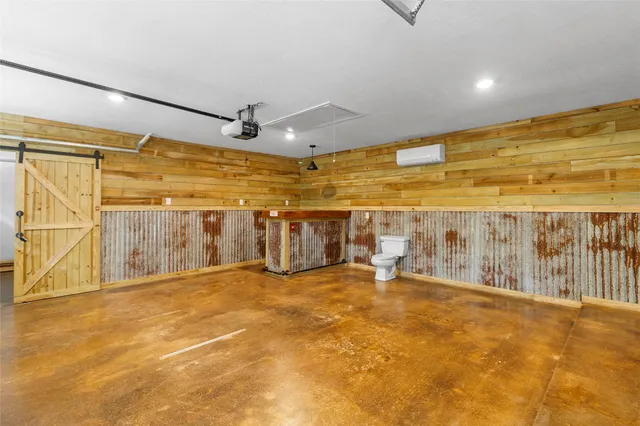 $500,000 | 300 Broadmoor Drive, Huntsville, TX 77340