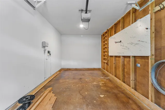 $500,000 | 300 Broadmoor Drive, Huntsville, TX 77340