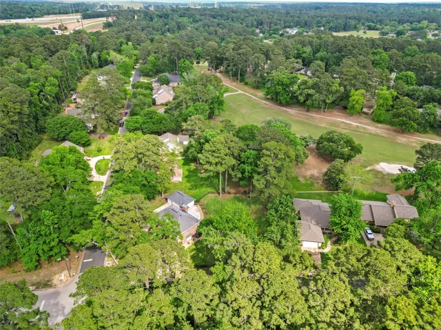 $500,000 | 300 Broadmoor Drive, Huntsville, TX 77340