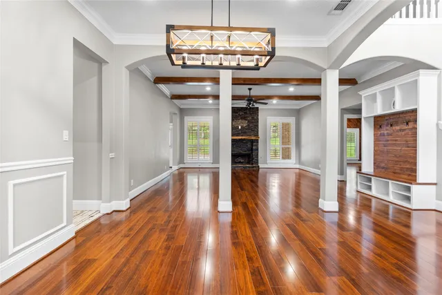 $500,000 | 300 Broadmoor Drive, Huntsville, TX 77340