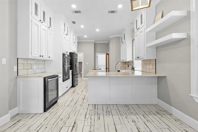 $500,000 | 300 Broadmoor Drive, Huntsville, TX 77340