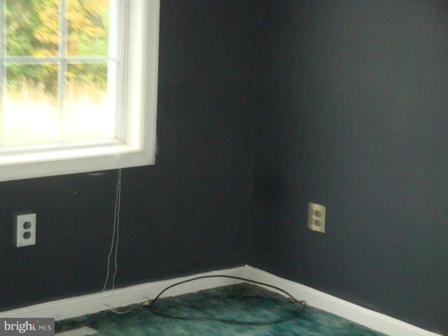 2000 Fort Valley Road Fort Valley, VA 22652 - Photo 10 of 25 a room with a window