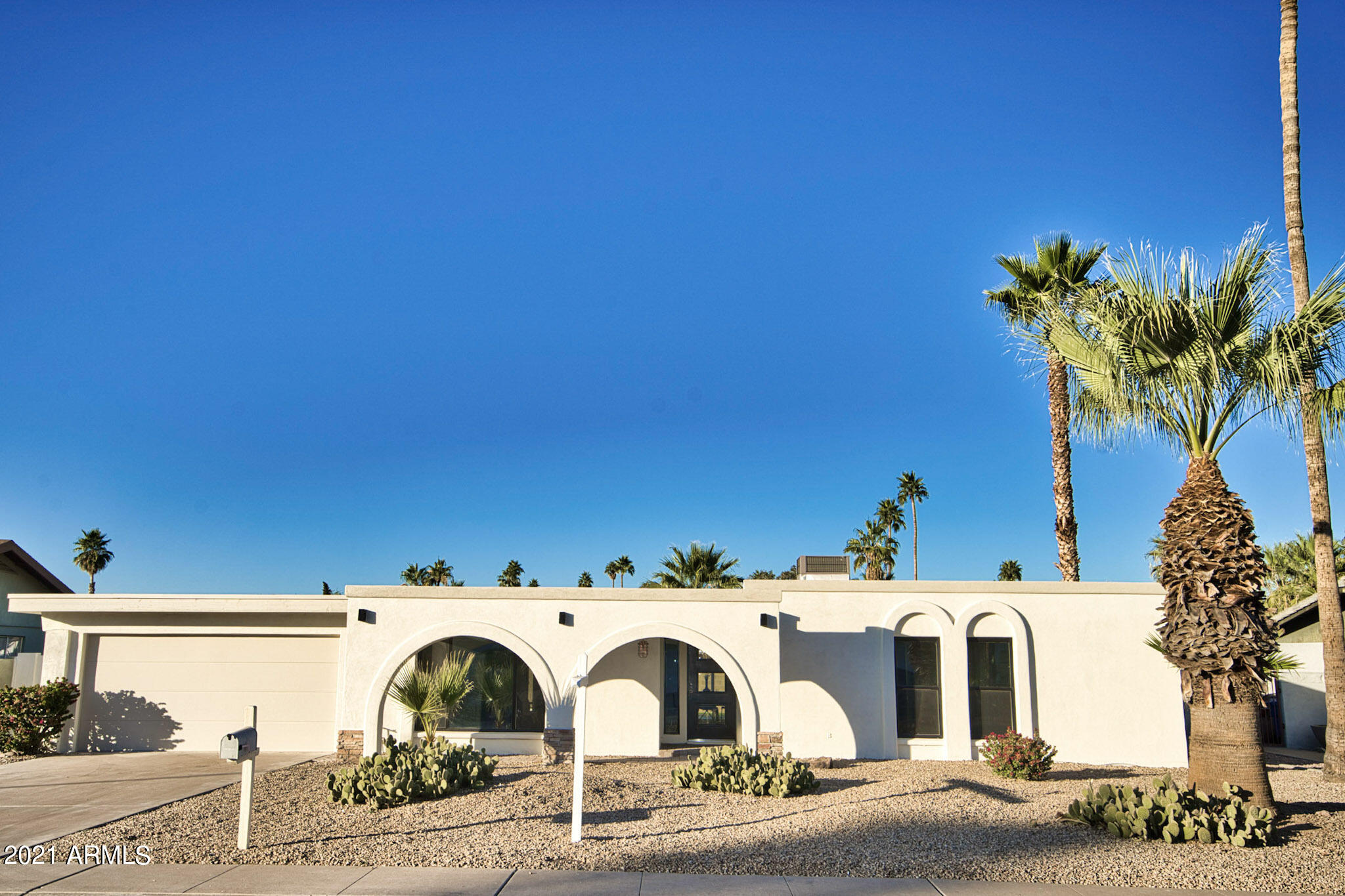 3732 East Shangri La Road Phoenix, AZ 85028 - Photo 1 of 77 80-DSC09338