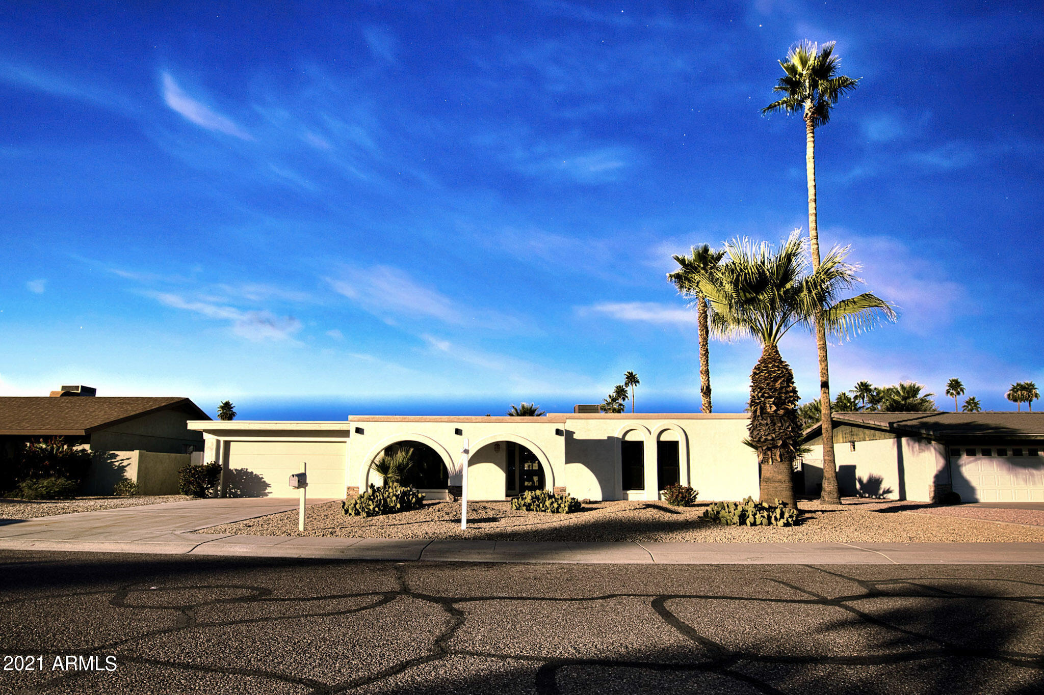 3732 East Shangri La Road Phoenix, AZ 85028 - Photo 2 of 77 79-DSC09336