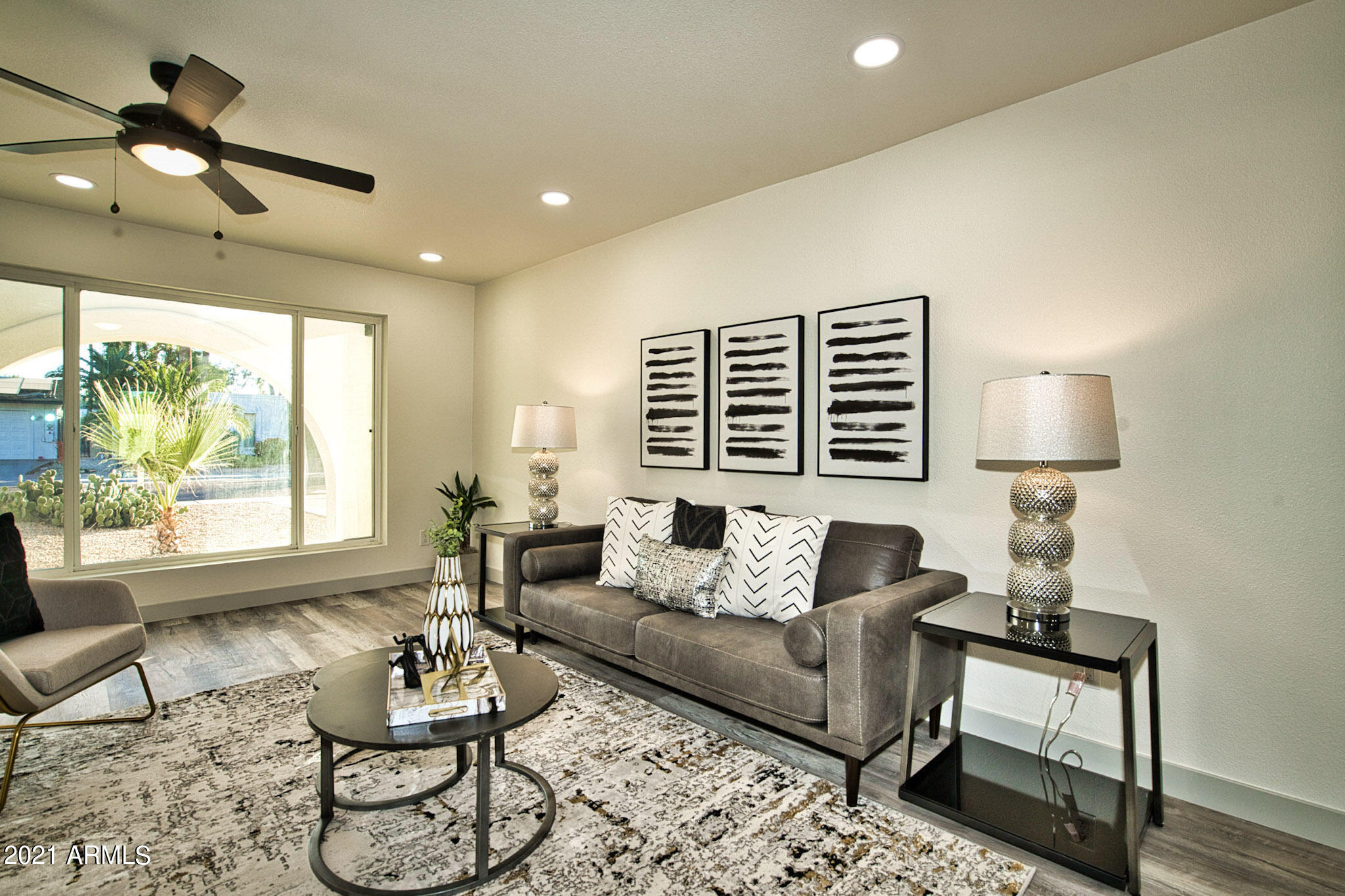 3732 East Shangri La Road Phoenix, AZ 85028 - Photo 21 of 77 front living room