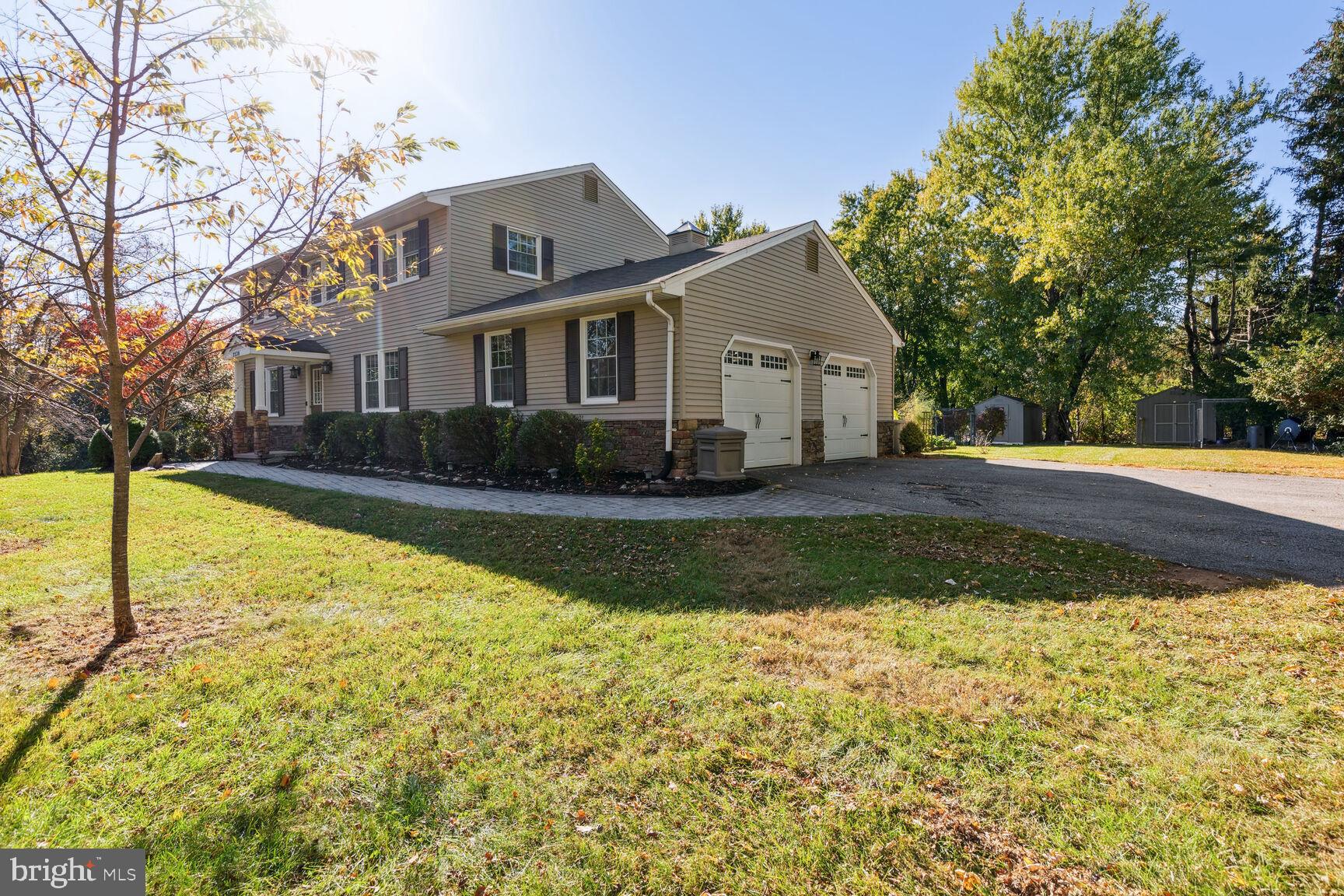 2238 Daisy Road Woodbine, MD 21797 - Photo 3 of 40 Large side entry garage