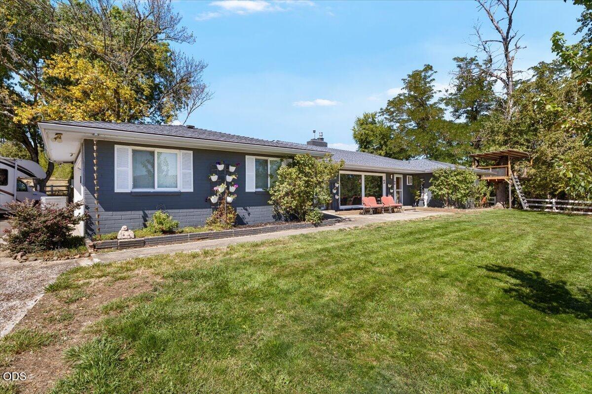 120 Hammel Road Eagle Point, OR 97524 - Photo 5 of 50 Gallery Image 5