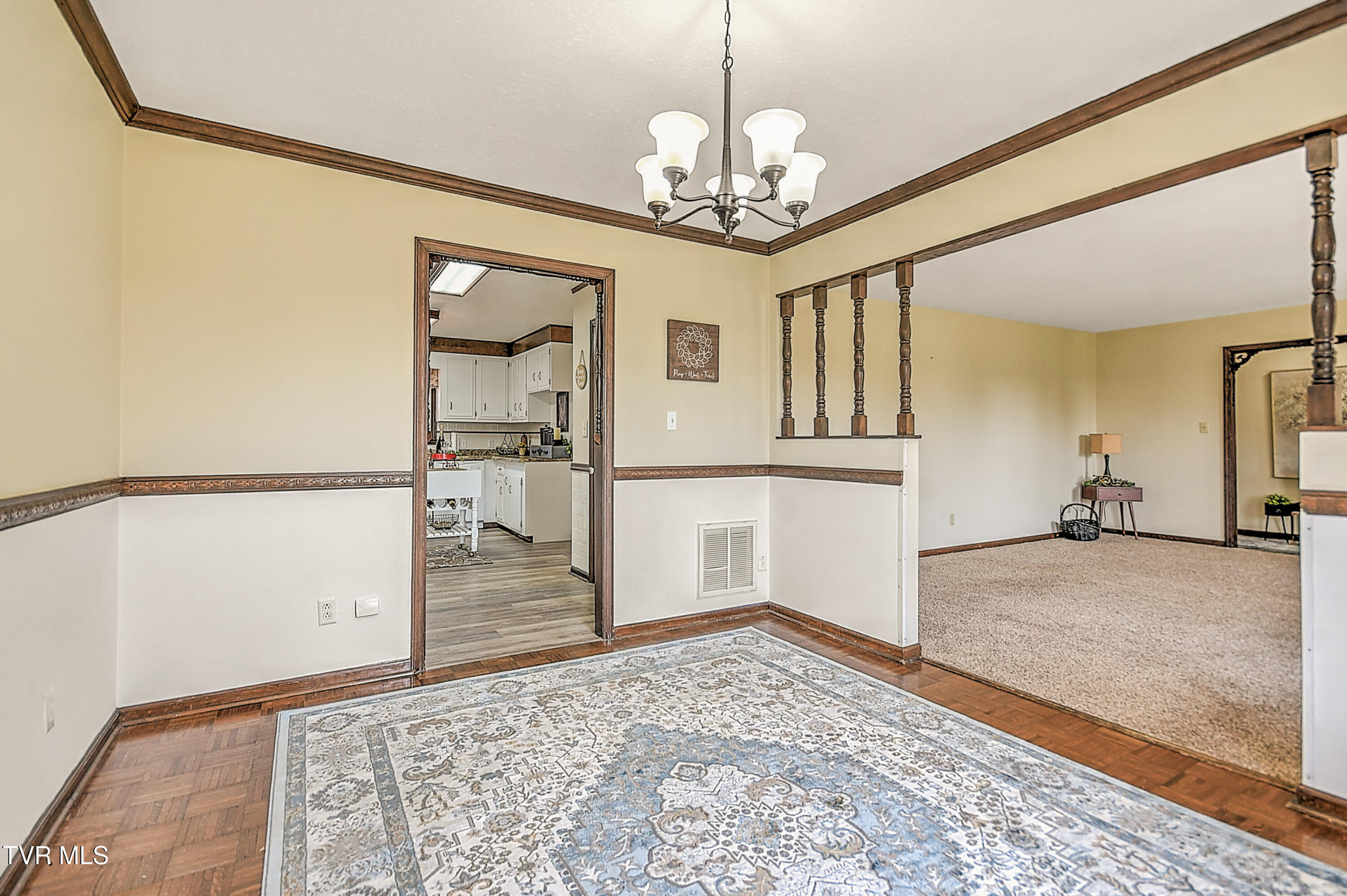 646 Meadow View Road Bristol, TN 37620 - Photo 14 of 53 646 Meadowview RE-18