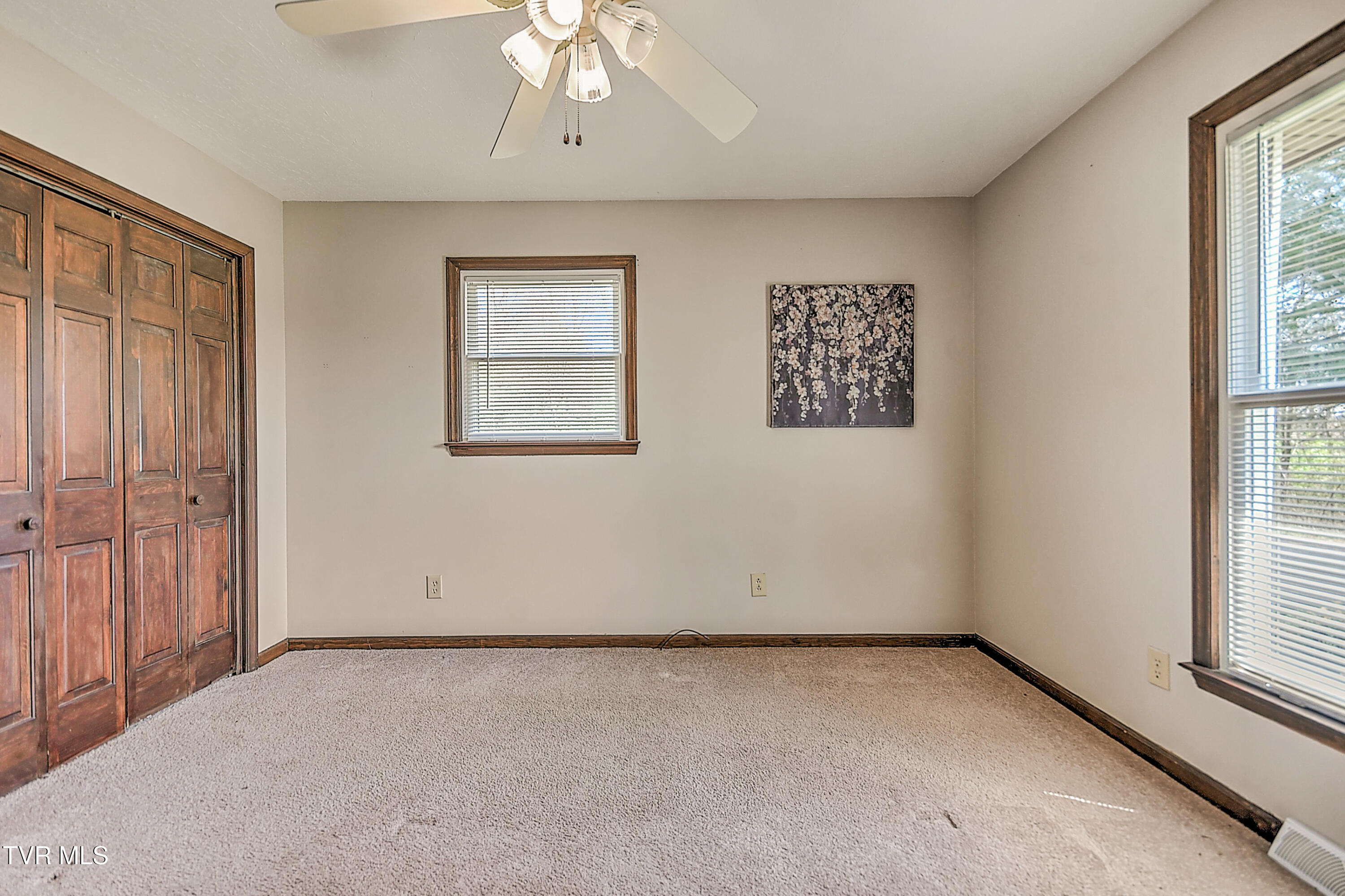 646 Meadow View Road Bristol, TN 37620 - Photo 37 of 53 646 Meadowview RE-41