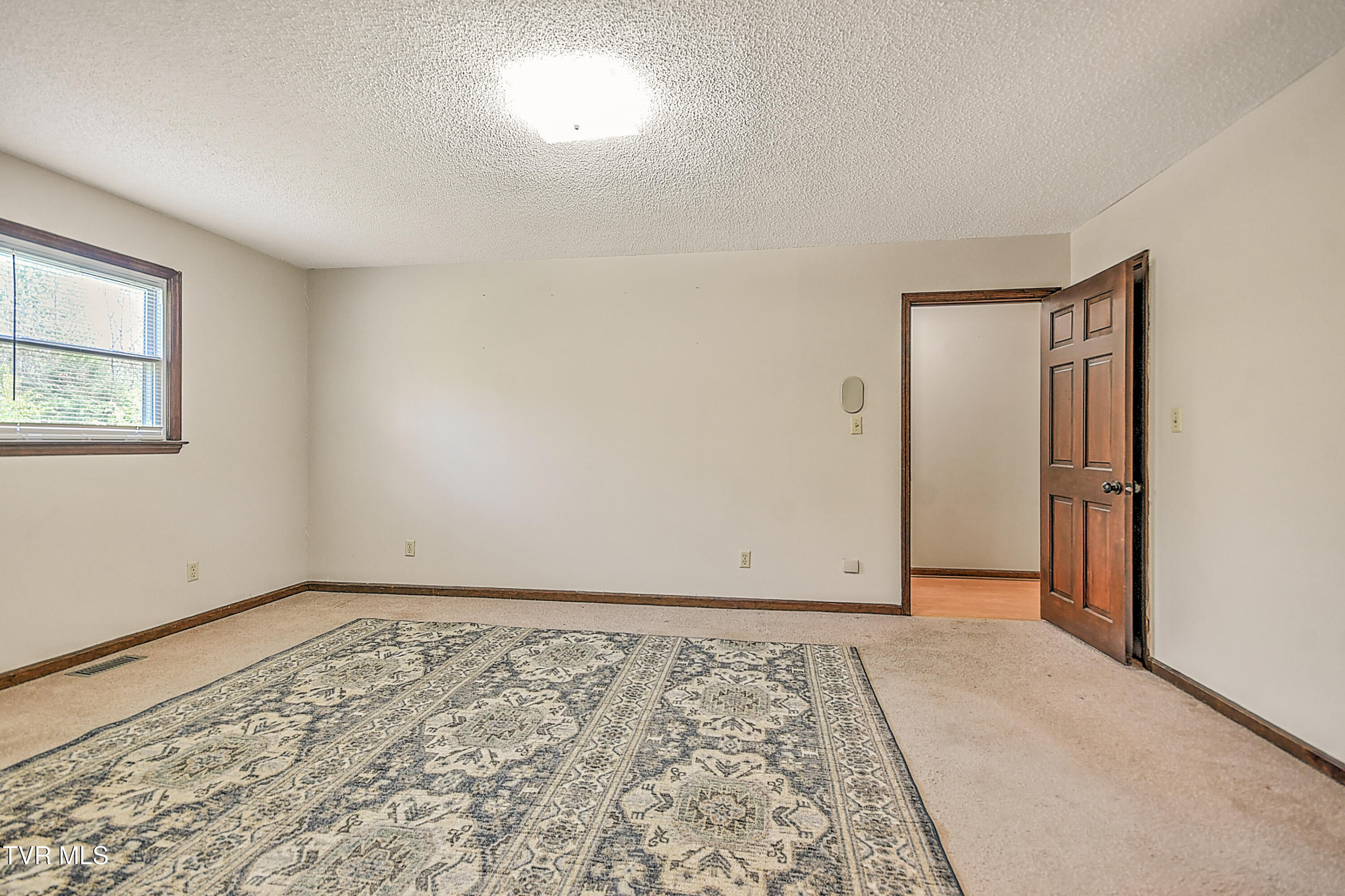646 Meadow View Road Bristol, TN 37620 - Photo 42 of 53 646 Meadowview RE-46