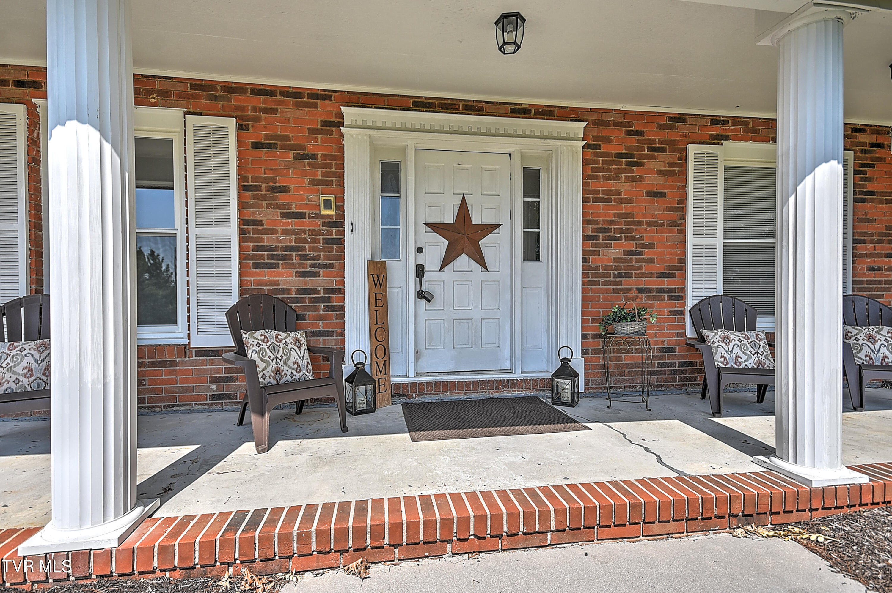 646 Meadow View Road Bristol, TN 37620 - Photo 5 of 53 646 Meadowview RE-8