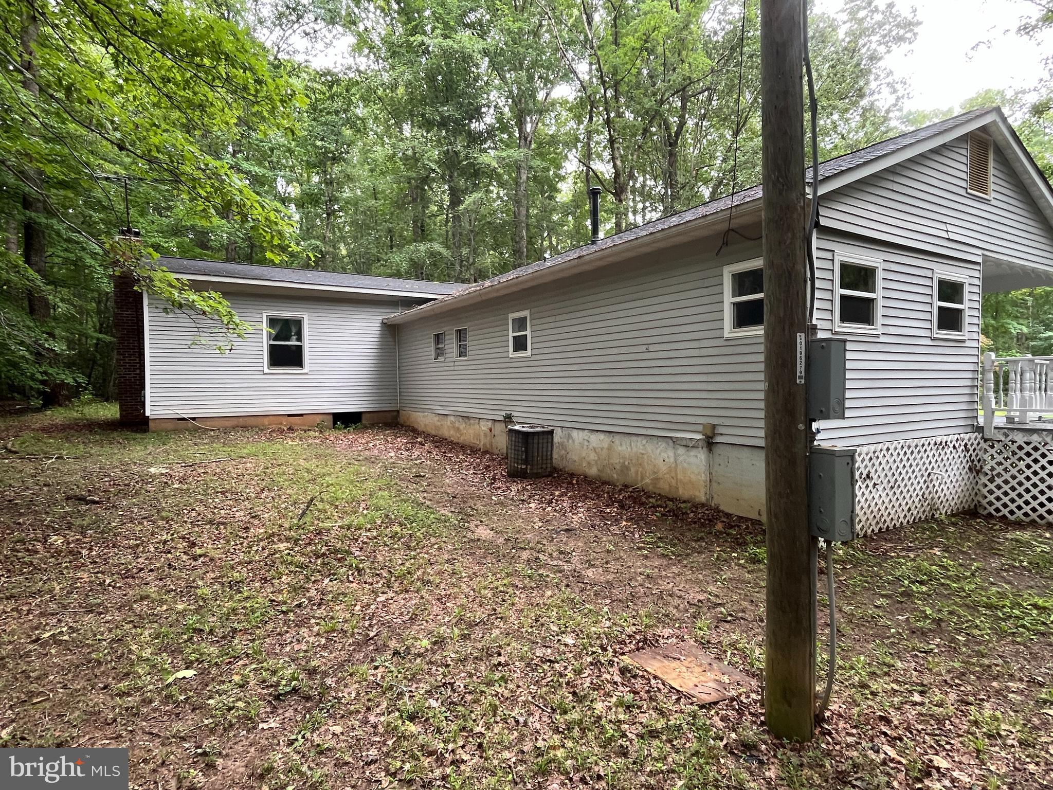 9809 Peppertree Road Spotsylvania, VA 22553 - Photo 4 of 14 Back of Home
