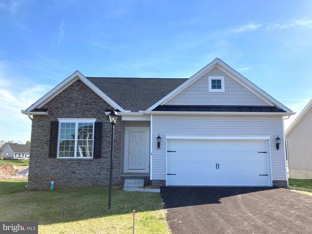 $389,800 | 7 Nighthawk Court, Unit C52, Gettysburg, PA 17325