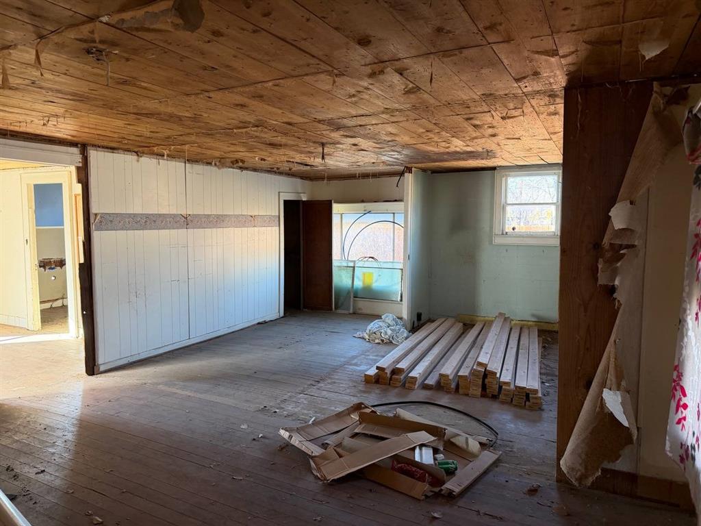 812 Tennessee Street Graham, TX 76450 - Photo 17 of 21 a view of a room with gym equipment
