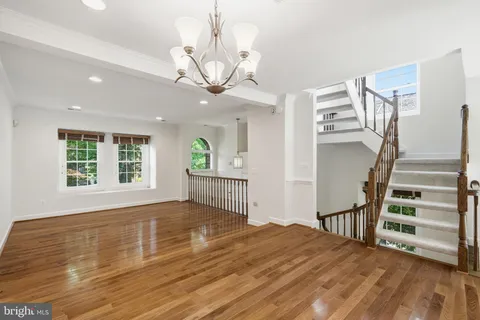 $775,000 | 3911 Green Look Court, Fairfax, VA 22033