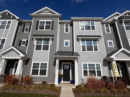 $425,000 | 2041 Sequoia Avenue, Mundelein, IL 60060