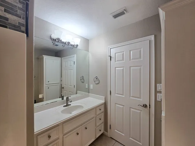 $2,300 | 3100 75th Street, Unit 11, Galveston, TX 77551