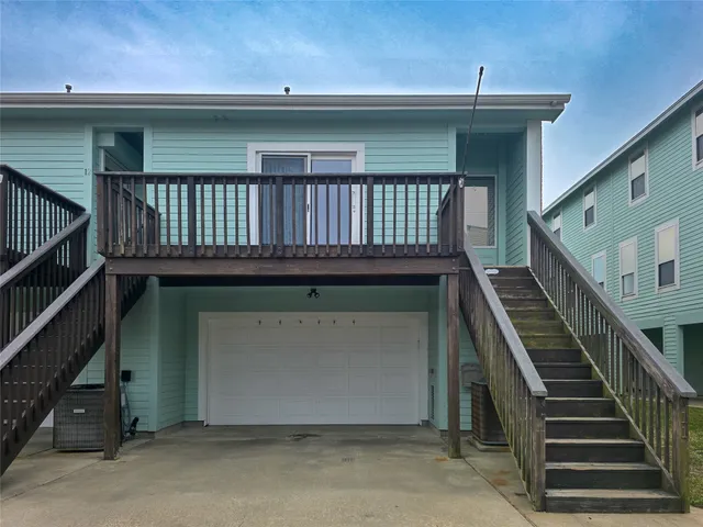 $2,300 | 3100 75th Street, Unit 11, Galveston, TX 77551
