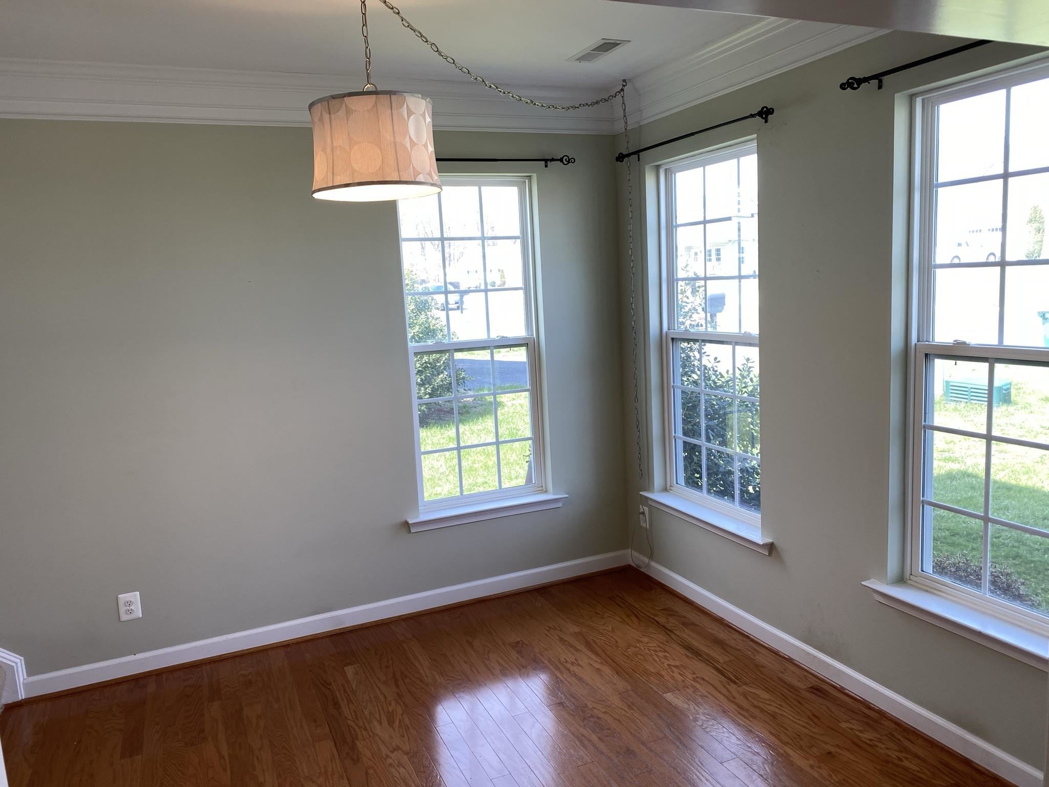 907 Battery Road Waynesboro, VA 22980 - Photo 4 of 36 Gallery Image 4
