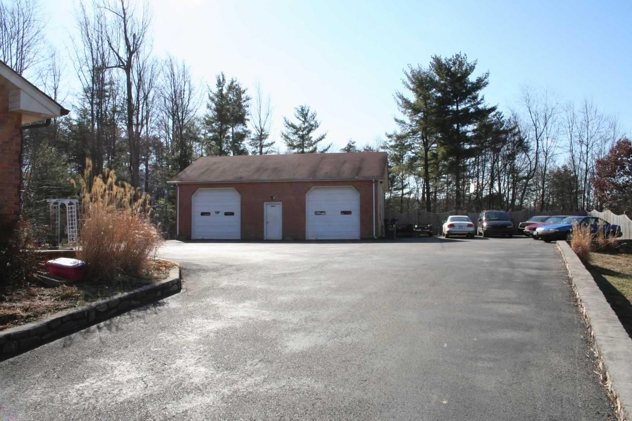 5090 Dan Robin Road Salem, VA 24153 - Photo 5 of 6 Garage