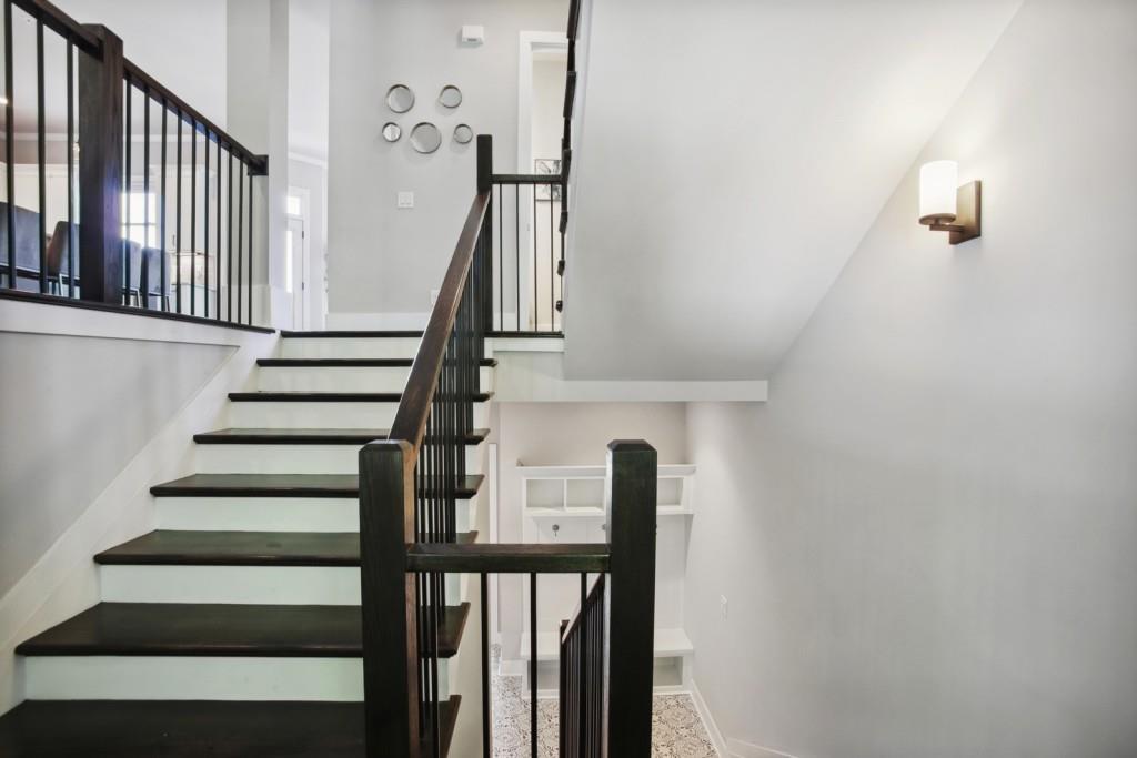 692 Drewry Street Northeast Atlanta, GA 30306 - Photo 3 of 25