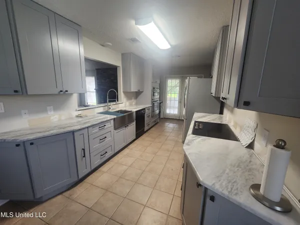 $1,975 | 13349 Lorraine Road, Biloxi, MS 39532
