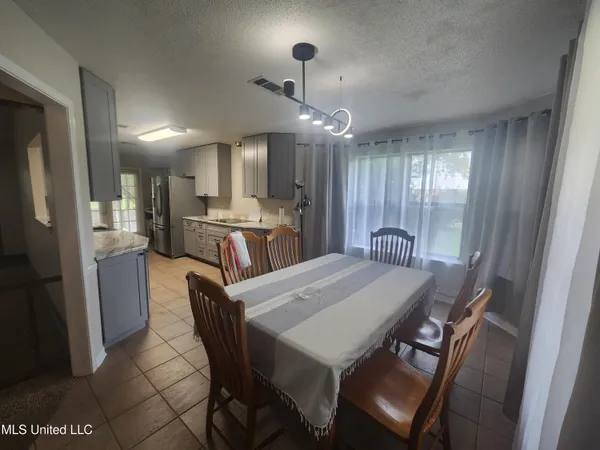 $1,975 | 13349 Lorraine Road, Biloxi, MS 39532
