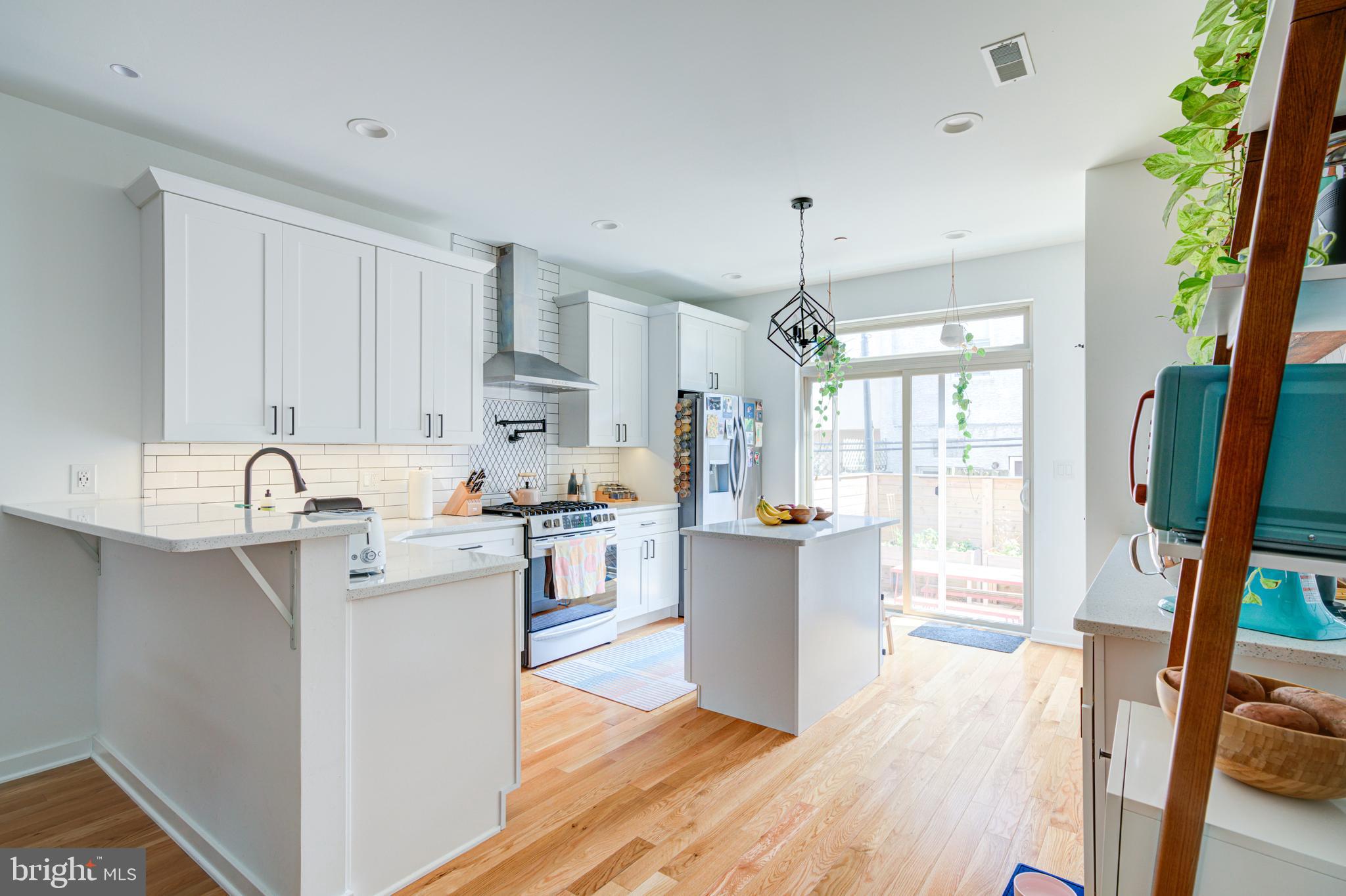 2606 Reed Street Philadelphia, PA 19146 - Photo 12 of 38