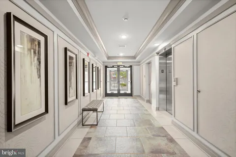 $635,000 | 3985 Norton Place, Unit 101, Fairfax, VA 22030