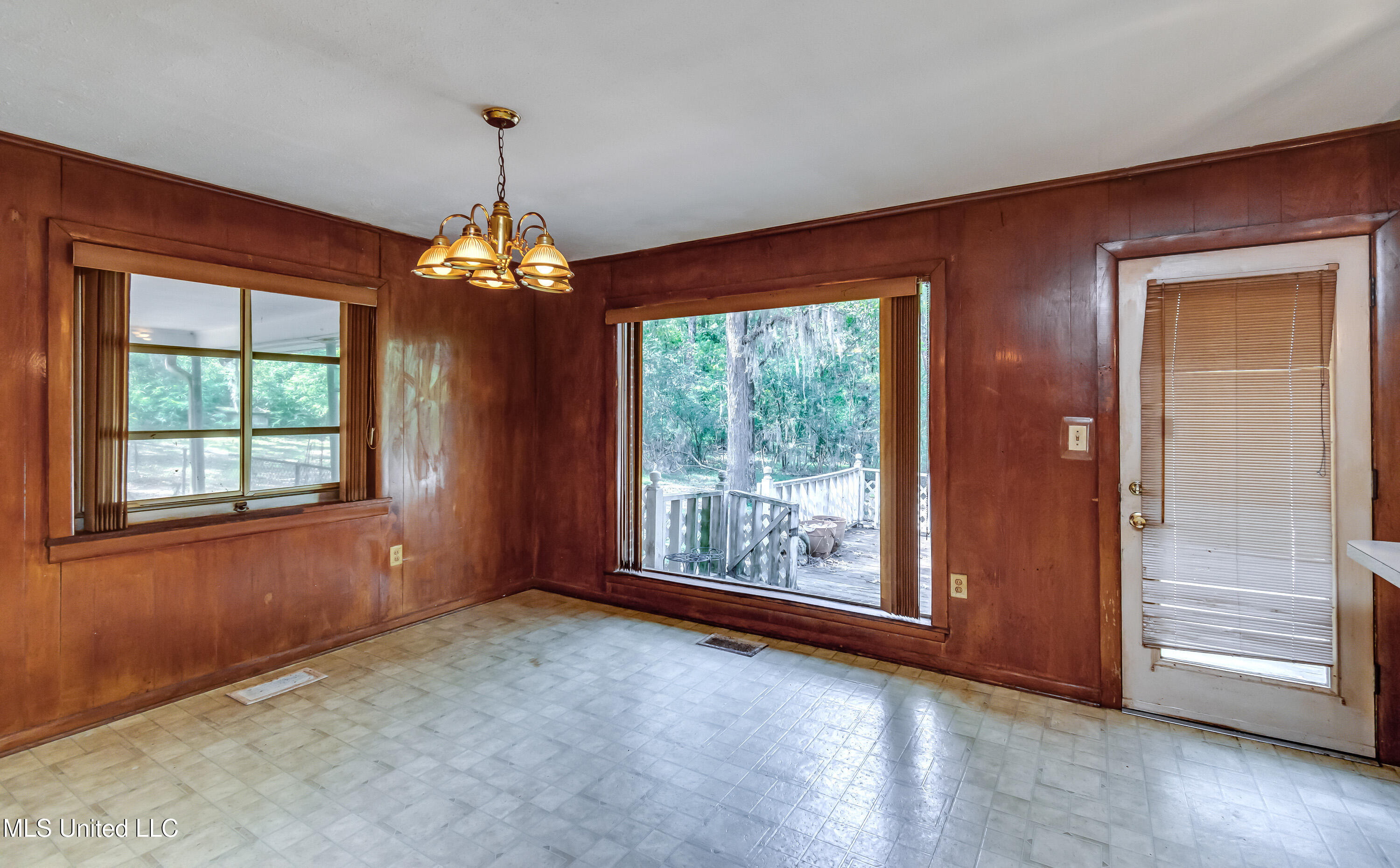 415 Sylvan Trail Jackson, MS 39209 - Photo 12 of 74 Dining area