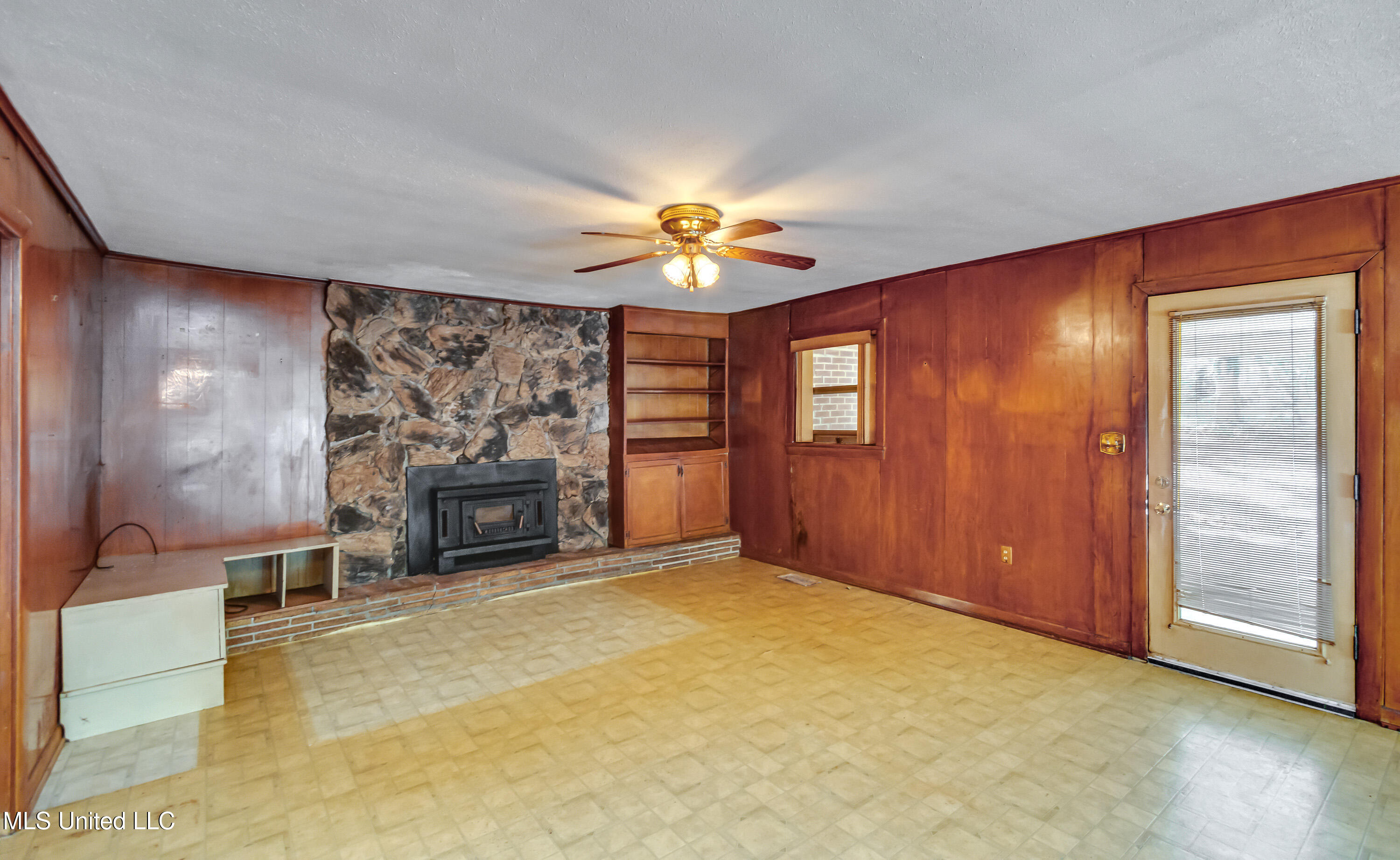 415 Sylvan Trail Jackson, MS 39209 - Photo 15 of 74 Family room