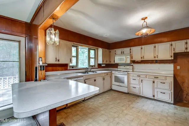 $40,000 | 415 Sylvan Trail, Jackson, MS 39209