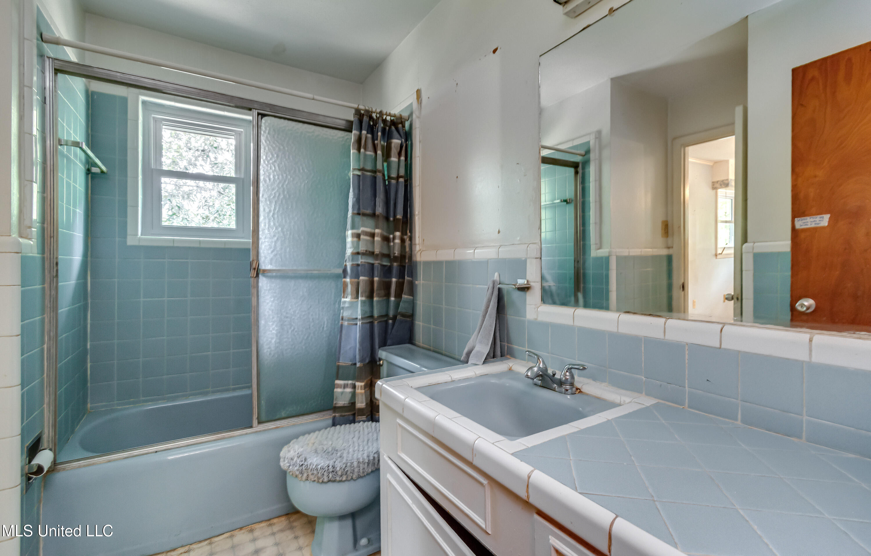 415 Sylvan Trail Jackson, MS 39209 - Photo 35 of 74 Bathroom 2