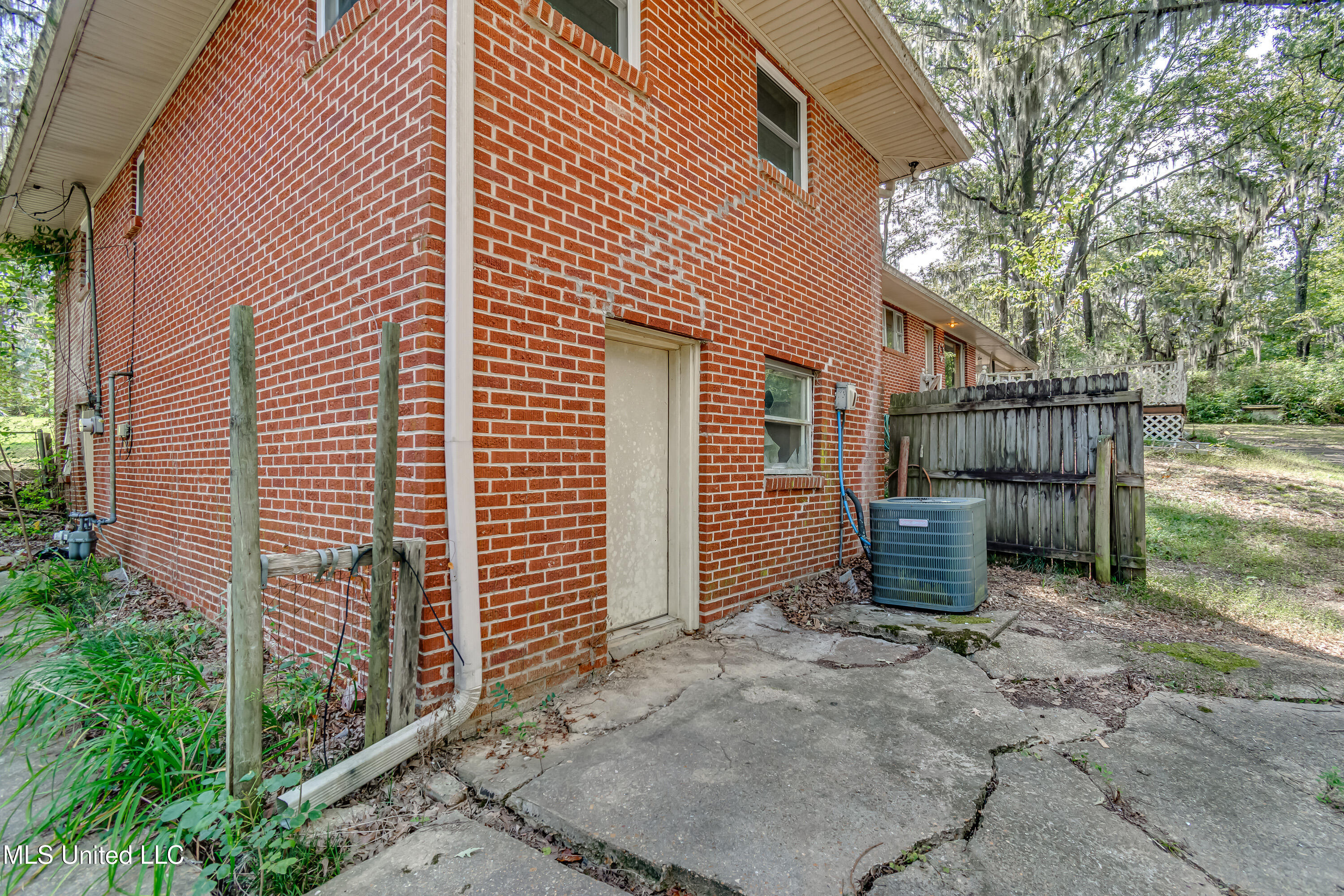 415 Sylvan Trail Jackson, MS 39209 - Photo 66 of 74 Basement entrance
