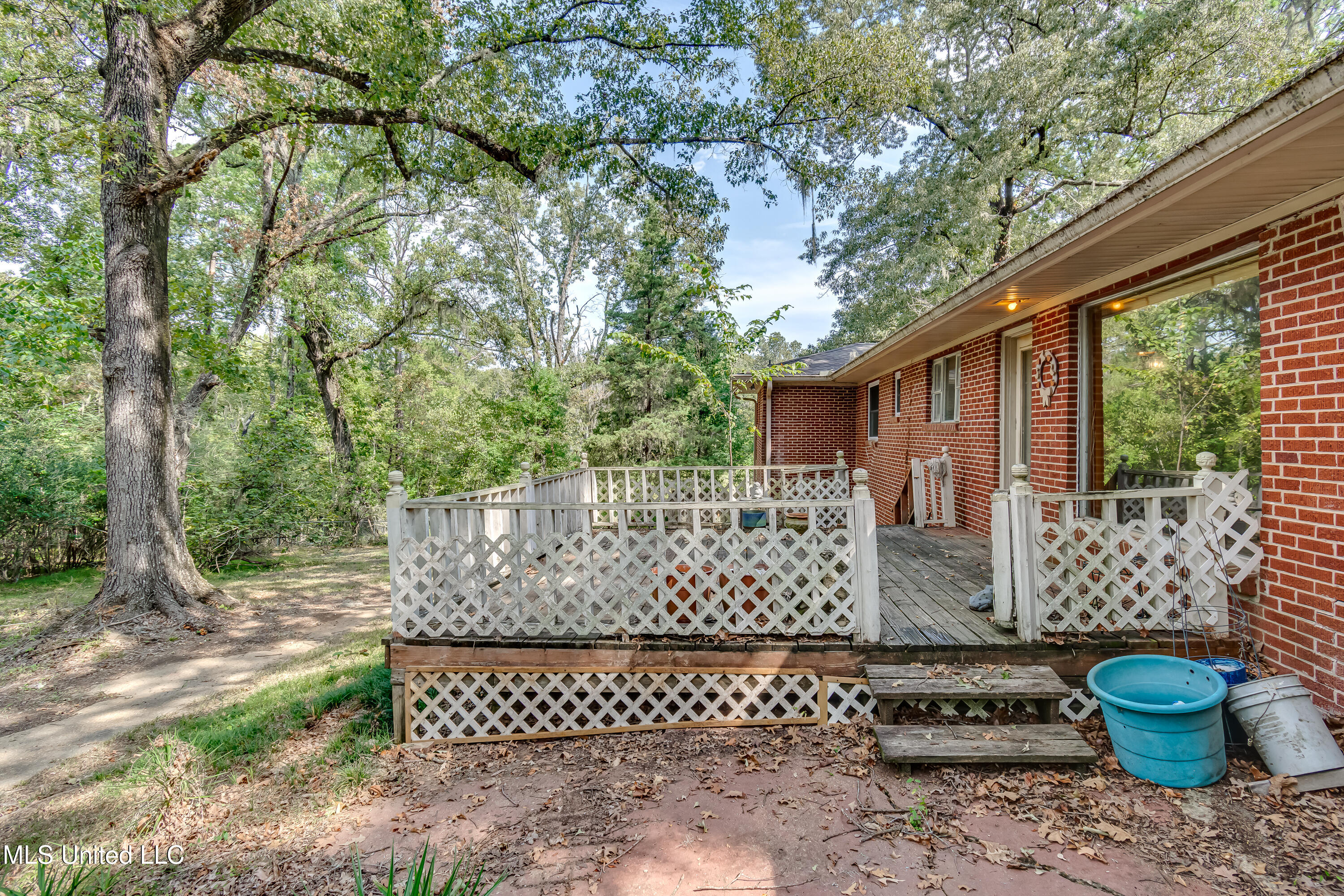 415 Sylvan Trail Jackson, MS 39209 - Photo 68 of 74 Back porch
