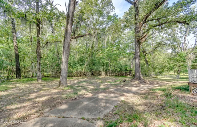 $40,000 | 415 Sylvan Trail, Jackson, MS 39209