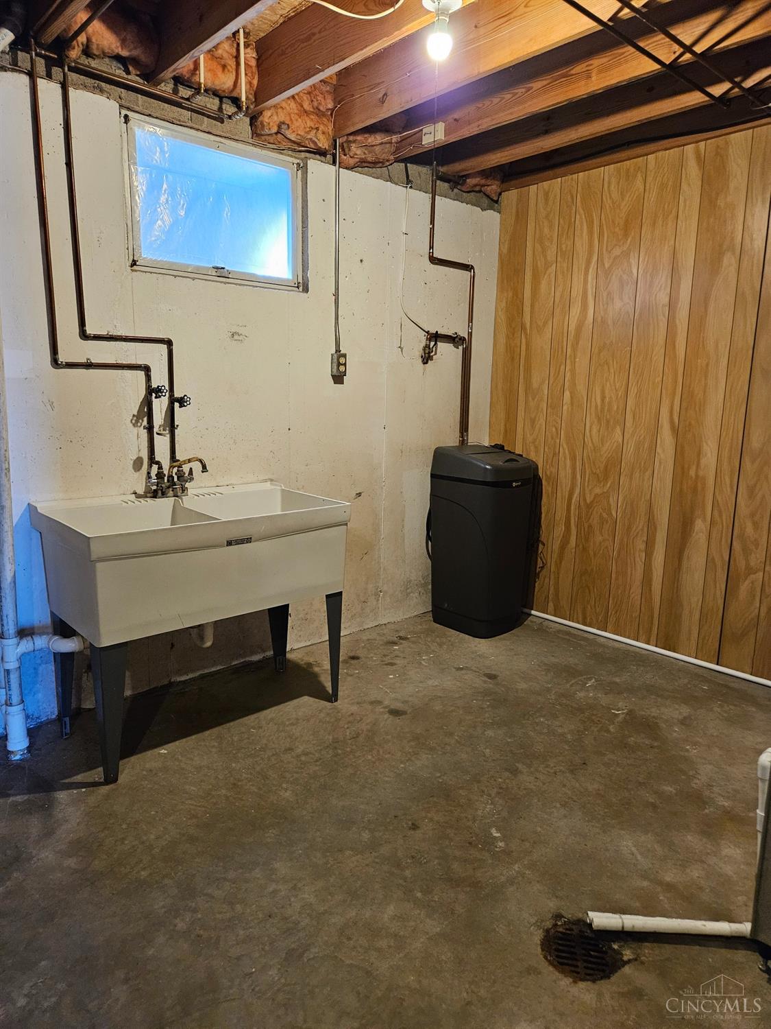 5638 Springdale Road Cincinnati, OH 45251 - Photo 17 of 19